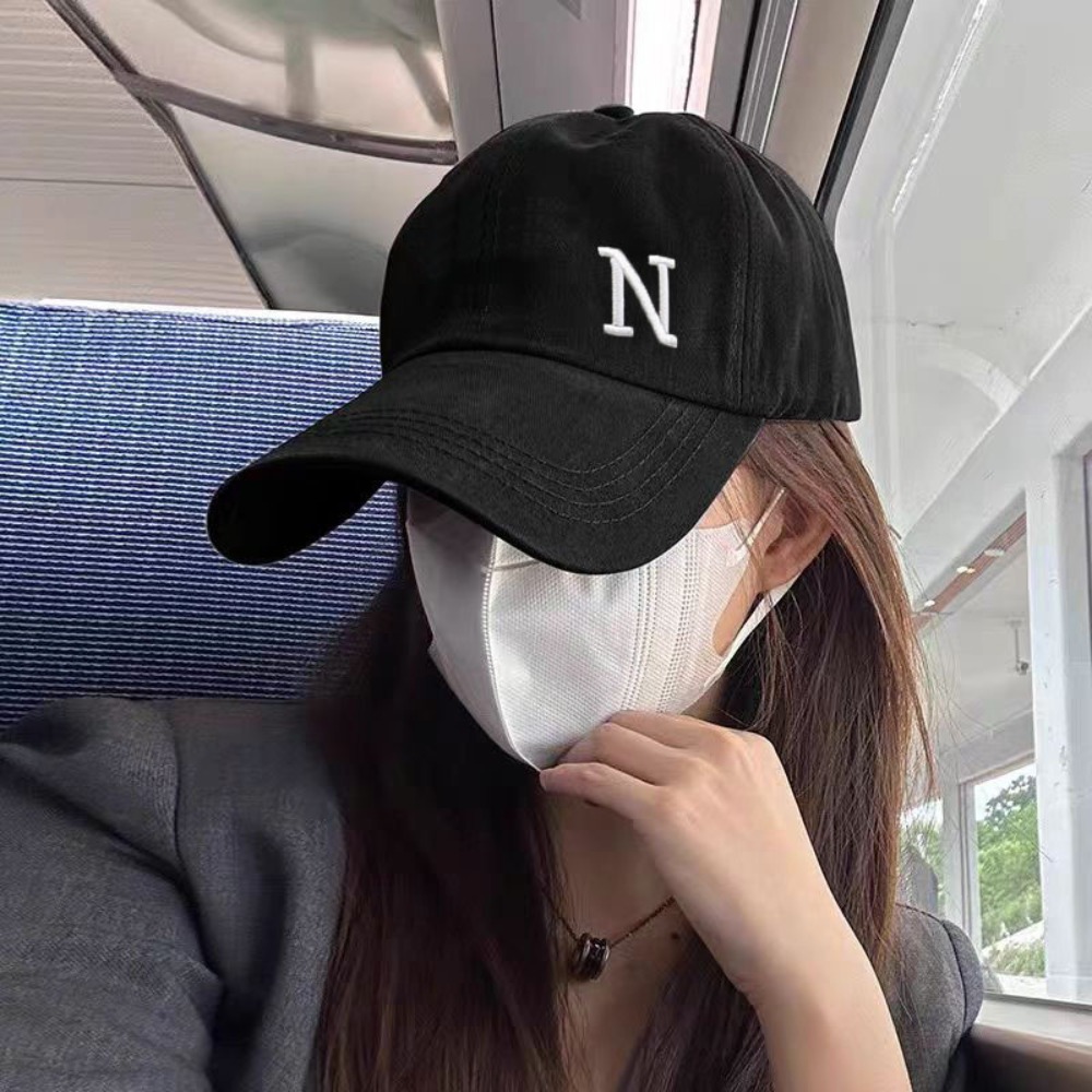 Embroidery Letter N - หมวกเบสบอลปักลายตัวอักษร N แบบสบาย ๆ หมวกผ้าฝ้ายนุ่มปรับได้ หมวกป้องกันแสงแดด