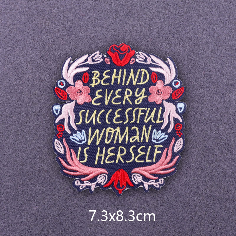 ความรักคือหัวใจรักแพทช์บนเสื้อ - Embroidery Lips บทวิจารณ์และราคา