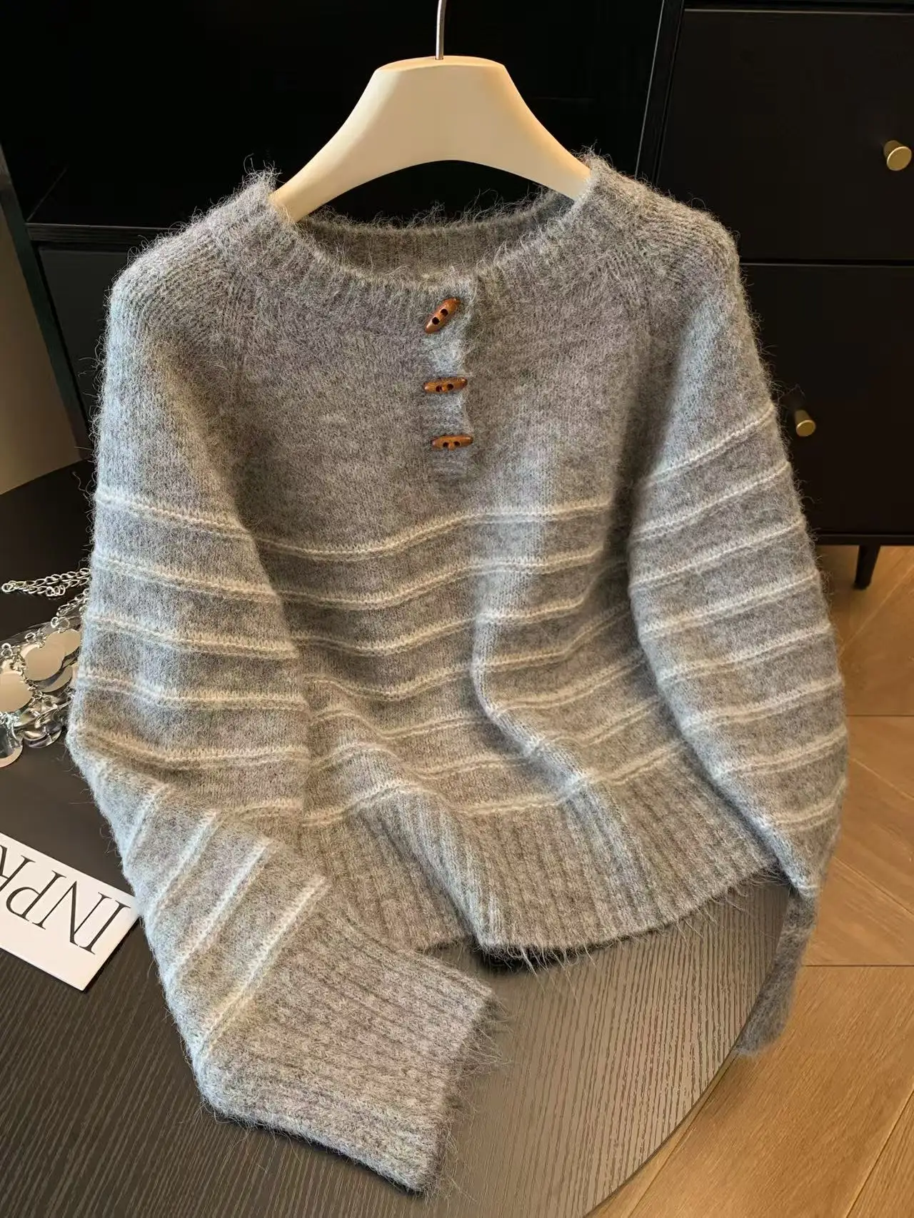 เสื้อสเวตเตอร์ไหมพรมแคชเมียร์ล - Embroidery A บทวิจารณ์และราคา