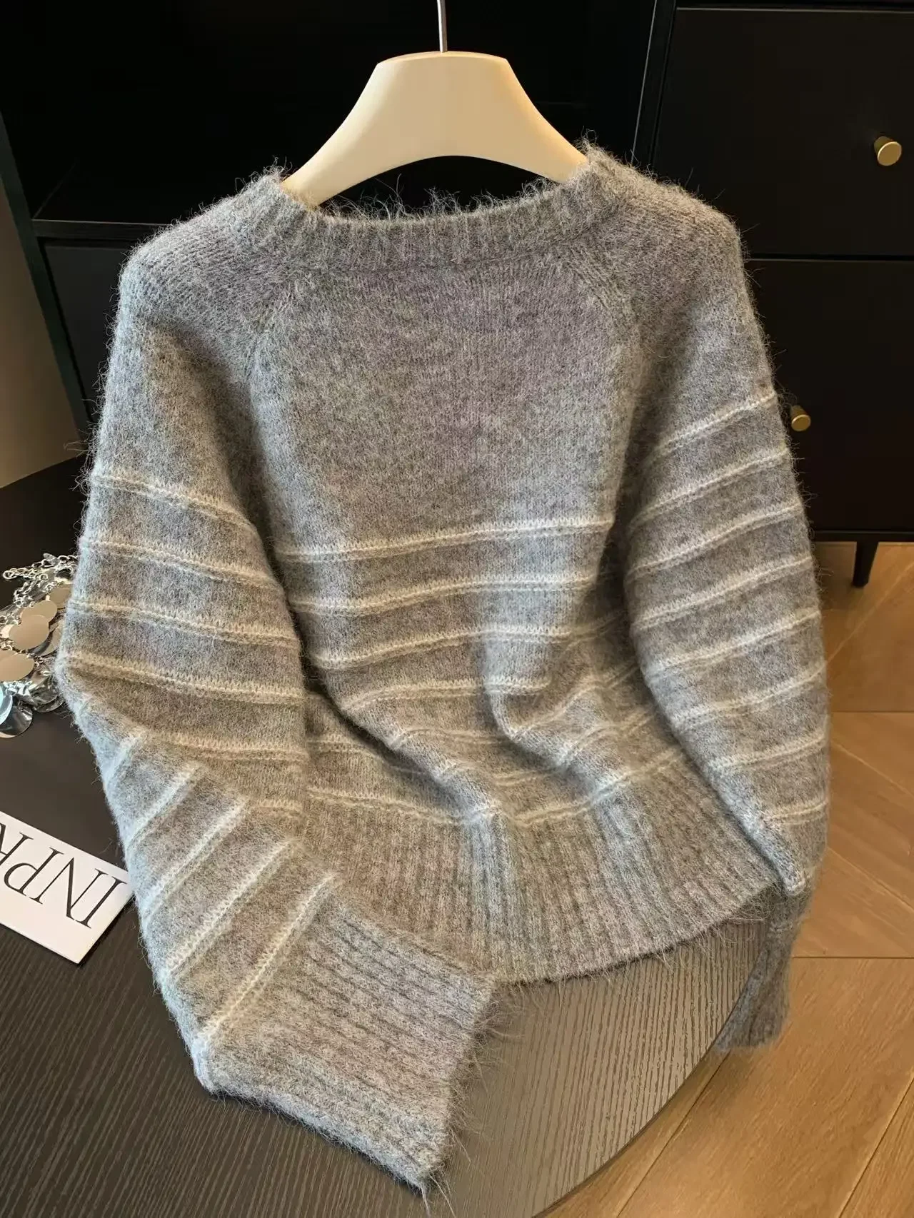 เสื้อสเวตเตอร์ไหมพรมแคชเมียร์ล - Embroidery A บทวิจารณ์และราคา
